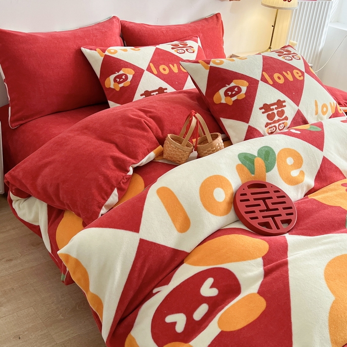 91家纺网 家纺一手货源 找家纺 一电 2025新款网红花婚庆牛奶绒四件套结婚喜被大红色新婚被罩婚嫁妆被套床单 喜宝宝