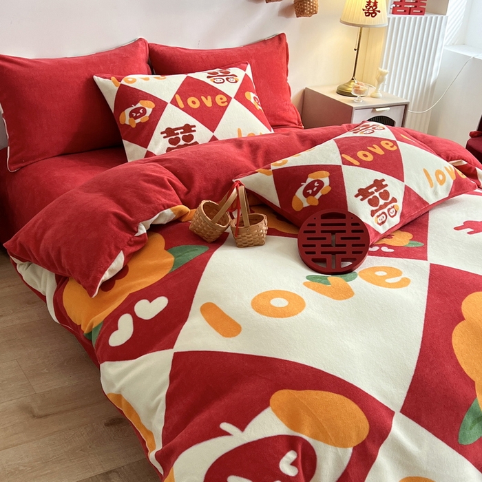 91家纺网 家纺一手货源 找家纺 一电 2025新款网红花婚庆牛奶绒四件套结婚喜被大红色新婚被罩婚嫁妆被套床单 喜宝宝