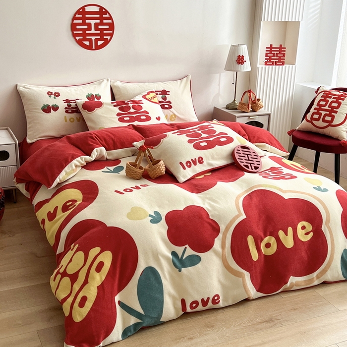 91家纺网 家纺一手货源 找家纺 一电 2025新款网红花婚庆牛奶绒四件套结婚喜被大红色新婚被罩婚嫁妆被套床单 喜事连连