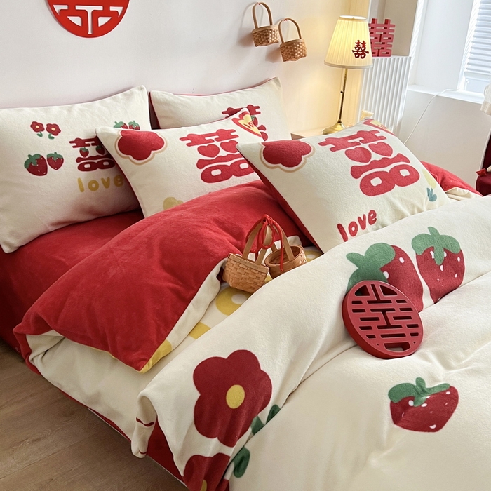 91家纺网 家纺一手货源 找家纺 一电 2025新款网红花婚庆牛奶绒四件套结婚喜被大红色新婚被罩婚嫁妆被套床单 爱你一生