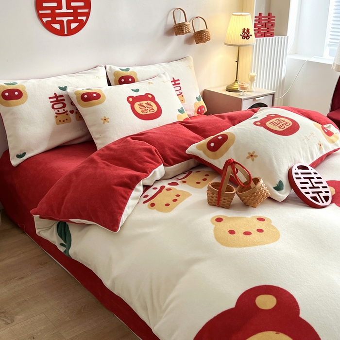 91家纺网 家纺一手货源 找家纺 一电 2025新款网红花婚庆牛奶绒四件套结婚喜被大红色新婚被罩婚嫁妆被套床单 一生一世