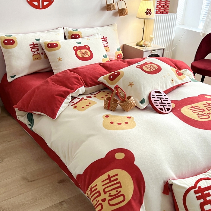 91家纺网 家纺一手货源 找家纺 一电 2025新款网红花婚庆牛奶绒四件套结婚喜被大红色新婚被罩婚嫁妆被套床单 一生一世