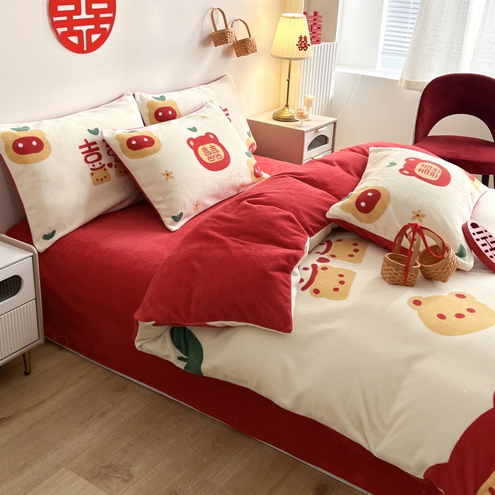 91家纺网 家纺一手货源 找家纺 一电 2025新款网红花婚庆牛奶绒四件套结婚喜被大红色新婚被罩婚嫁妆被套床单 一生一世