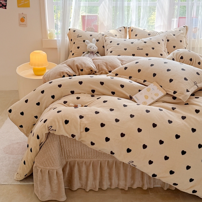 91家纺网 家纺一手货源 找家纺 （总）梵克保罗 2025秋冬新款印花牛奶绒床盖炕垫炕盖四件套-云裳