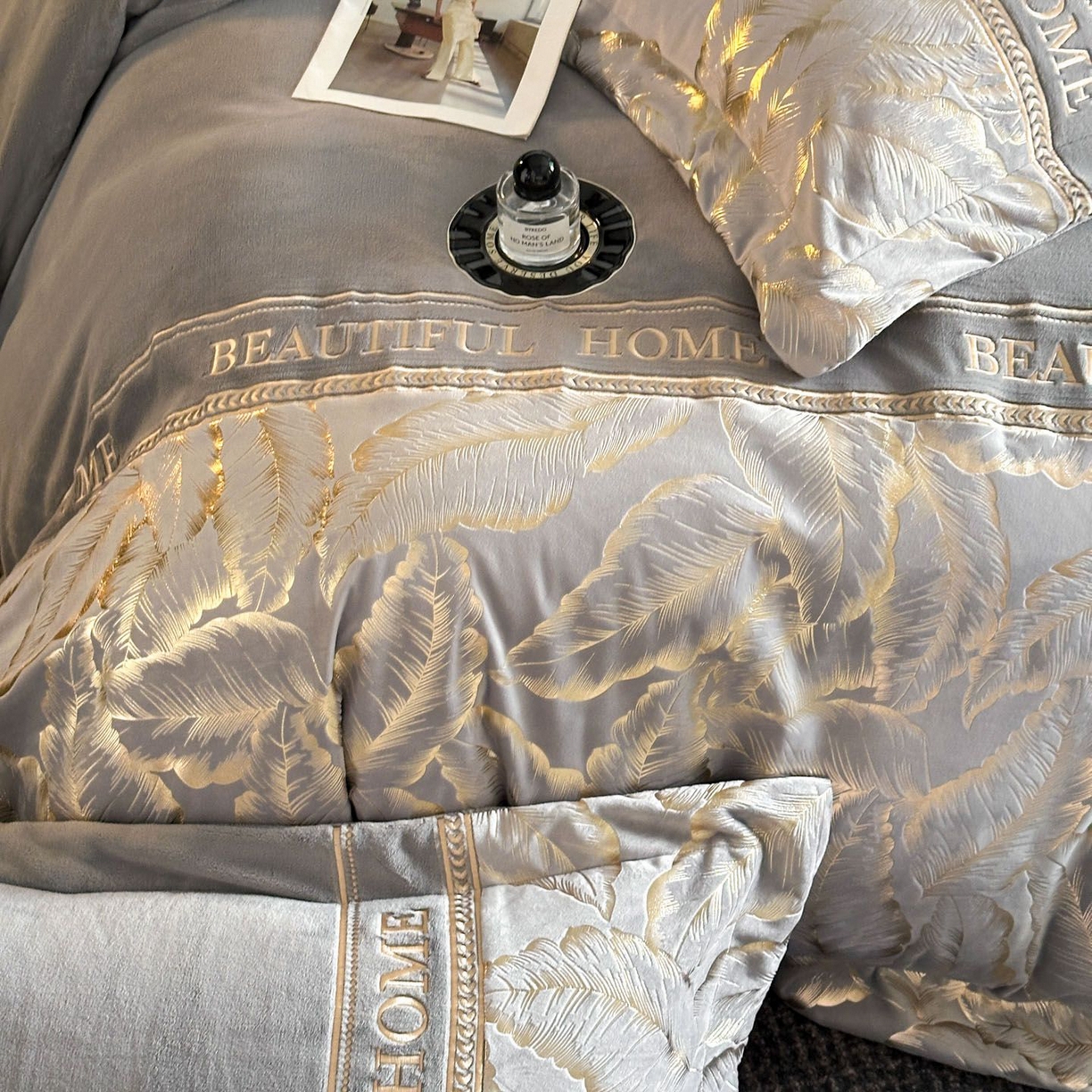 91家纺网 家纺一手货源 找家纺 （总）女子家纺 2025新款牛奶绒拼接刺绣四件套-普罗旺斯