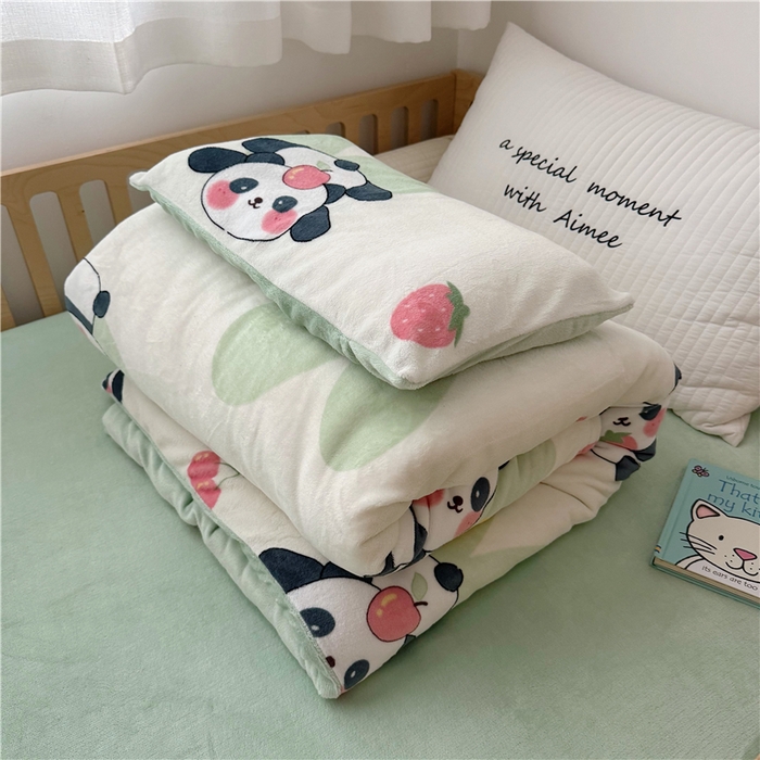 萌宝家纺 2025新款牛奶绒儿童被套幼儿园冬被可拆洗 调皮熊猫