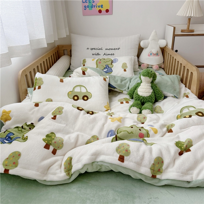 91家纺网 家纺一手货源 找家纺 萌宝家纺 2025新款牛奶绒儿童被套幼儿园冬被可拆洗 恐龙奇奇