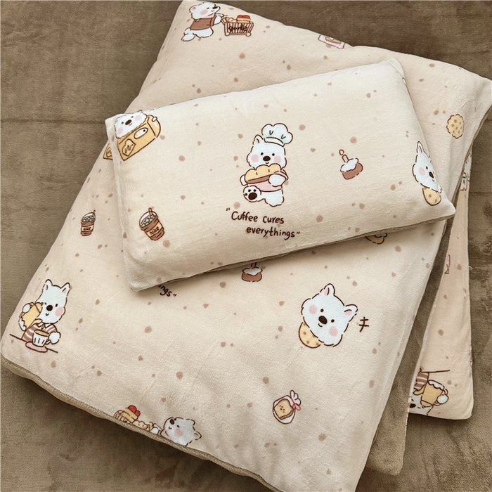 91家纺网 家纺一手货源 找家纺 萌宝家纺 2025新款牛奶绒儿童被套幼儿园冬被可拆洗 小熊奶咖