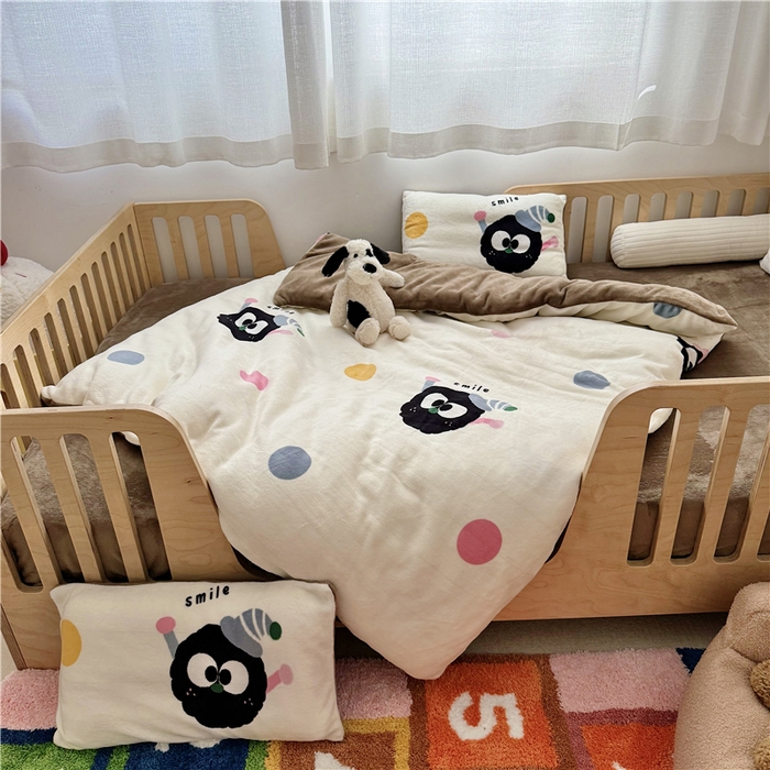 91家纺网 家纺一手货源 找家纺 萌宝家纺 2025新款牛奶绒儿童被套幼儿园冬被可拆洗 没烦恼