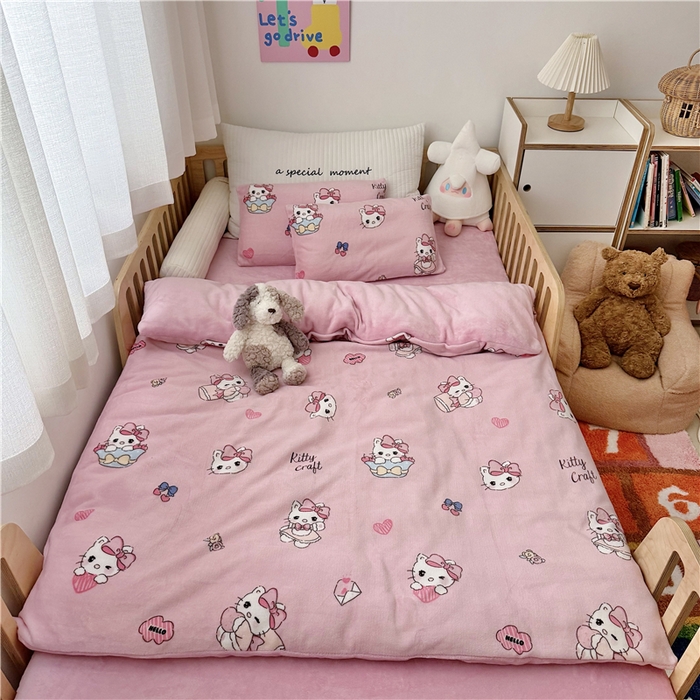 91家纺网 家纺一手货源 找家纺 萌宝家纺 2025新款牛奶绒儿童被套幼儿园冬被可拆洗 粉色小猫