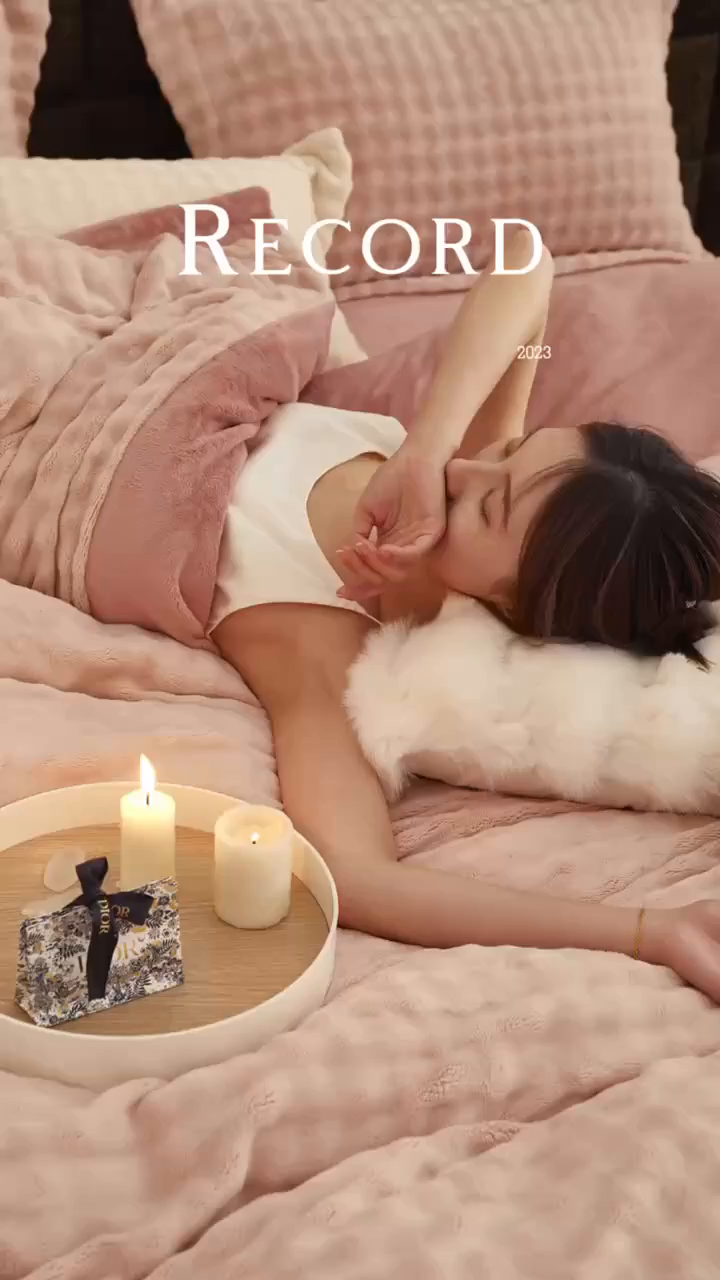 91家纺网 家纺一手货源 找家纺 新月家纺（锦威郎） 2025新款加厚皮草兔毛绒牛奶绒系列四件套9.2斤 托斯塞纳+蜜桃粉