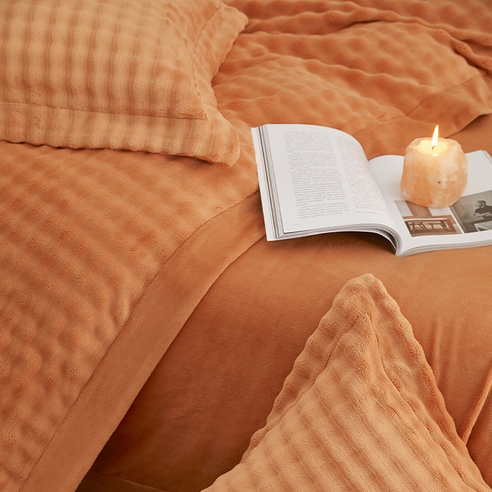 91家纺网 家纺一手货源 找家纺 新月家纺（锦威郎） 2025新款加厚皮草兔毛绒牛奶绒系列四件套9.2斤 托斯塞纳+奢华橙