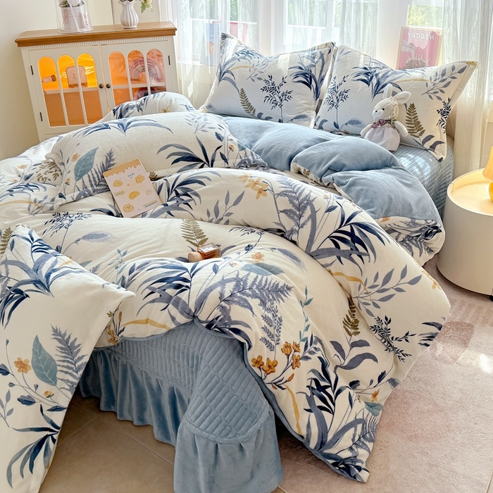 91家纺网 家纺一手货源 找家纺 （总）梵克保罗 2025秋冬新款印花牛奶绒床盖炕垫炕盖四件套-云裳