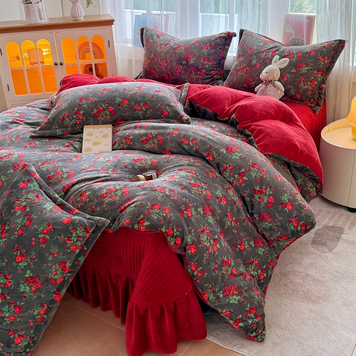 91家纺网 家纺一手货源 找家纺 （总）梵克保罗 2025秋冬新款印花牛奶绒床盖炕垫炕盖四件套-云裳