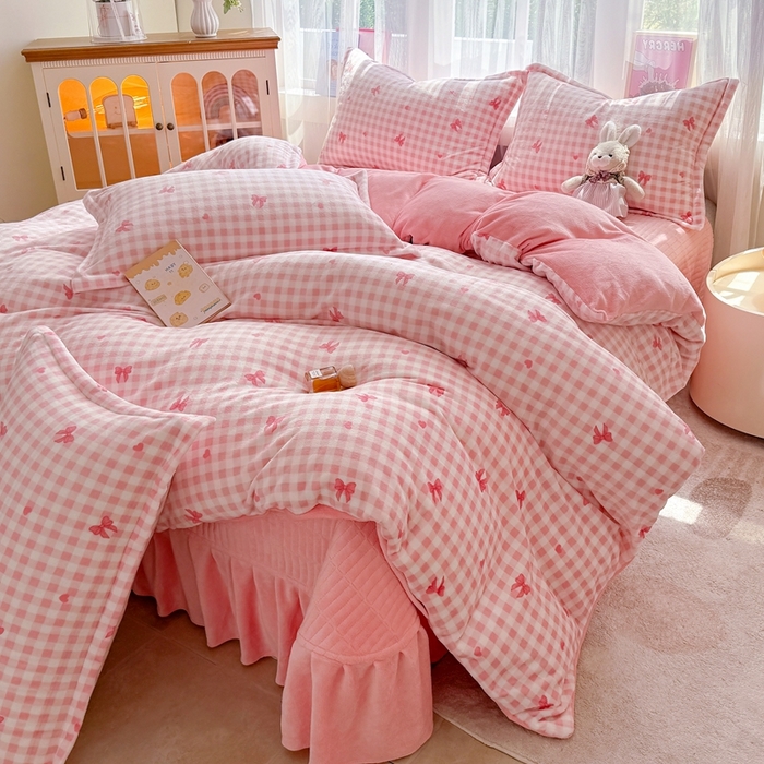 91家纺网 家纺一手货源 找家纺 （总）梵克保罗 2025秋冬新款印花牛奶绒床盖炕垫炕盖四件套-云裳