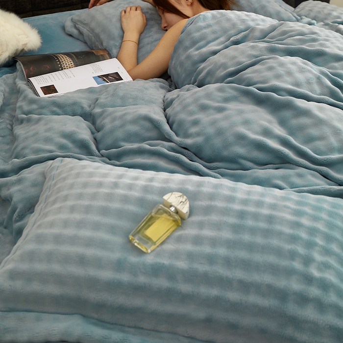 91家纺网 家纺一手货源 找家纺 新月家纺（锦威郎） 2025新款加厚皮草兔毛绒牛奶绒系列四件套9.2斤 托斯塞纳+绅士蓝