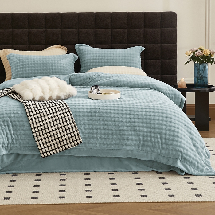 91家纺网 家纺一手货源 找家纺 新月家纺（锦威郎） 2025新款加厚皮草兔毛绒牛奶绒系列四件套9.2斤 托斯塞纳+绅士蓝