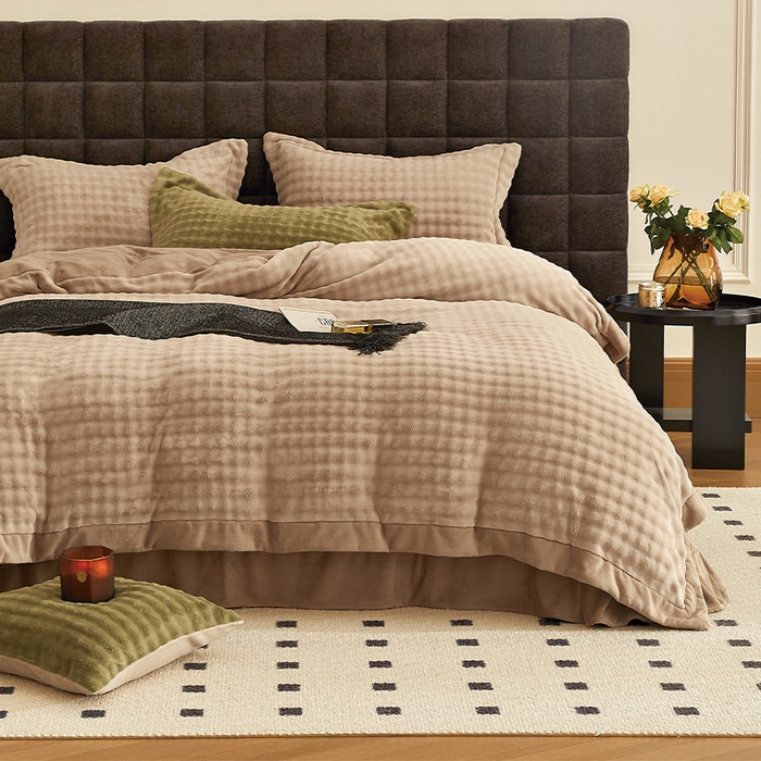 91家纺网 家纺一手货源 找家纺 新月家纺（锦威郎） 2025新款加厚皮草兔毛绒牛奶绒系列四件套9.2斤 托斯塞纳+香槟咖