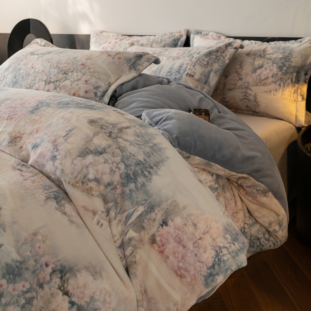 91家纺网 家纺一手货源 找家纺 （总）寐绸家纺 2025秋冬新款230g牛奶绒数码印花四件套