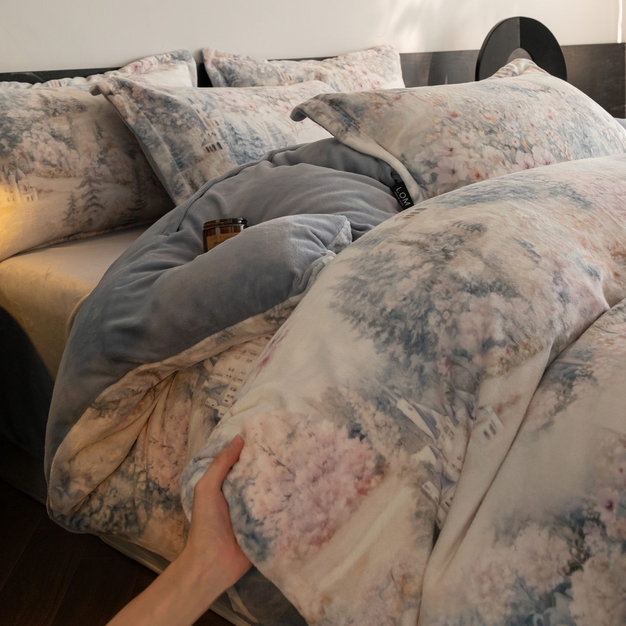 91家纺网 家纺一手货源 找家纺 （总）寐绸家纺 2025秋冬新款230g牛奶绒数码印花四件套