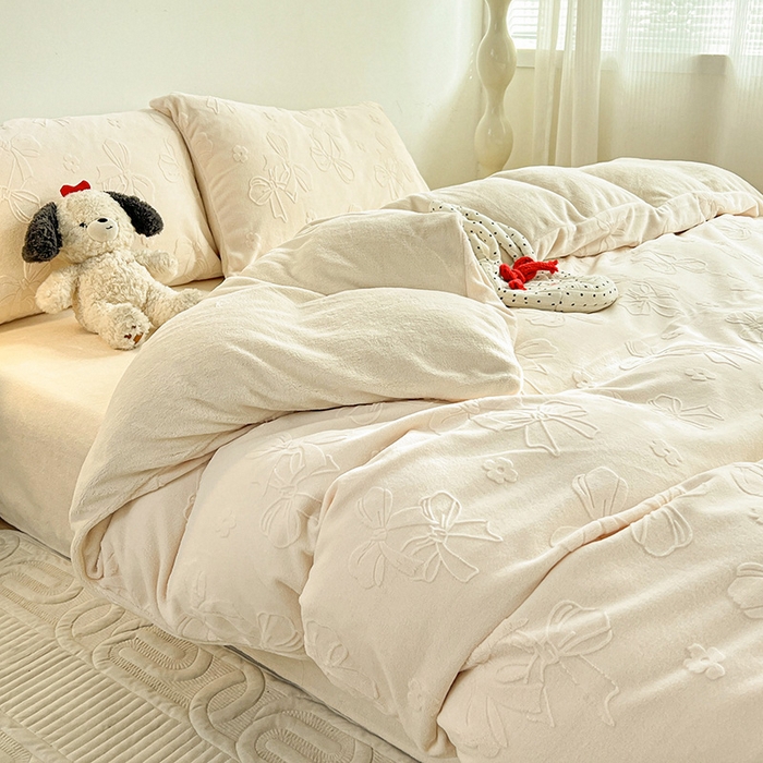 91家纺网 家纺一手货源 找家纺 （总）耀悦家纺 2025新款INS博主风蝴蝶伴侣立体A类全消光雕花牛奶绒四件套