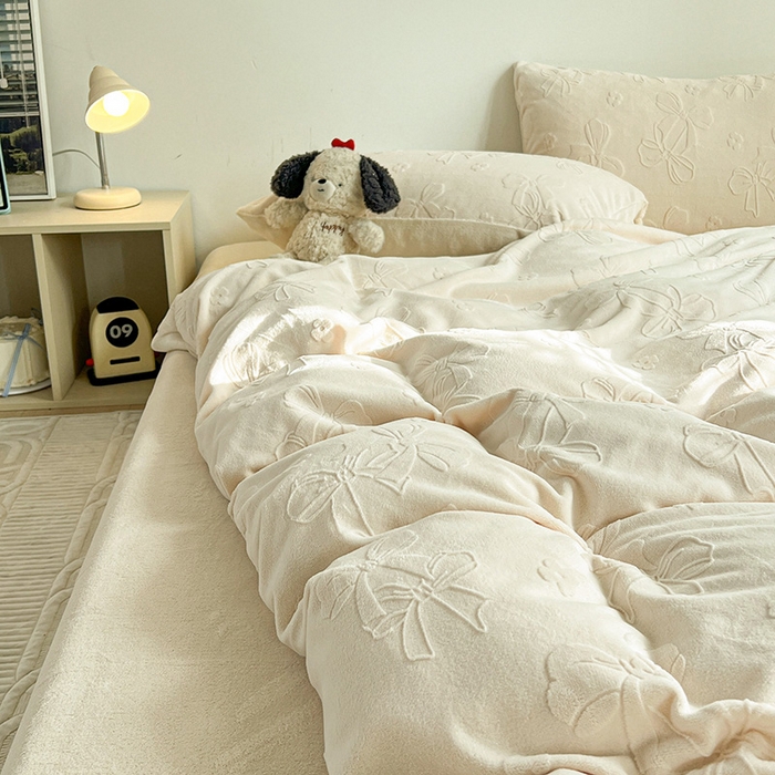 91家纺网 家纺一手货源 找家纺 （总）耀悦家纺 2025新款INS博主风蝴蝶伴侣立体A类全消光雕花牛奶绒四件套