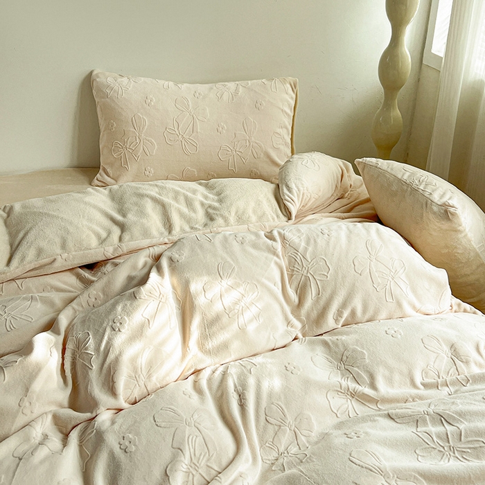 91家纺网 家纺一手货源 找家纺 （总）耀悦家纺 2025新款INS博主风蝴蝶伴侣立体A类全消光雕花牛奶绒四件套