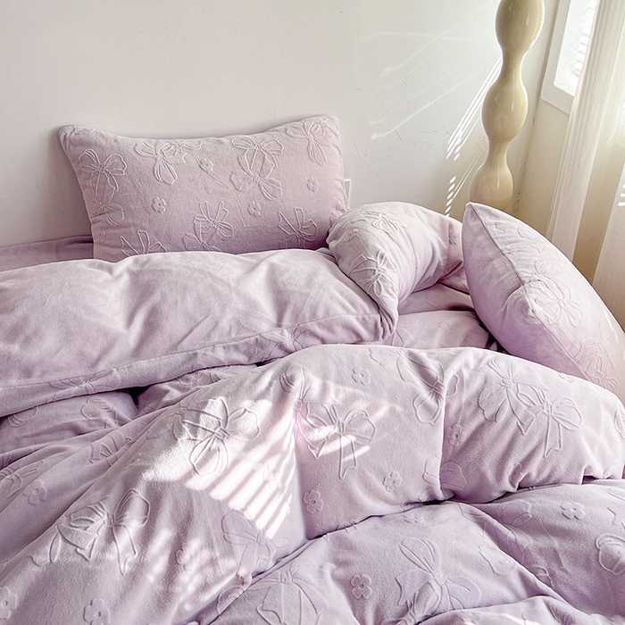 91家纺网 家纺一手货源 找家纺 耀悦家纺 2025新款INS博主风蝴蝶伴侣立体A类全消光雕花牛奶绒四件套 蝴蝶结伴侣-优雅紫