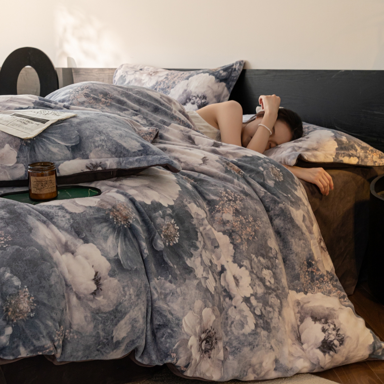 91家纺网 家纺一手货源 找家纺 （总）寐绸家纺 2025秋冬新款230g牛奶绒数码印花四件套