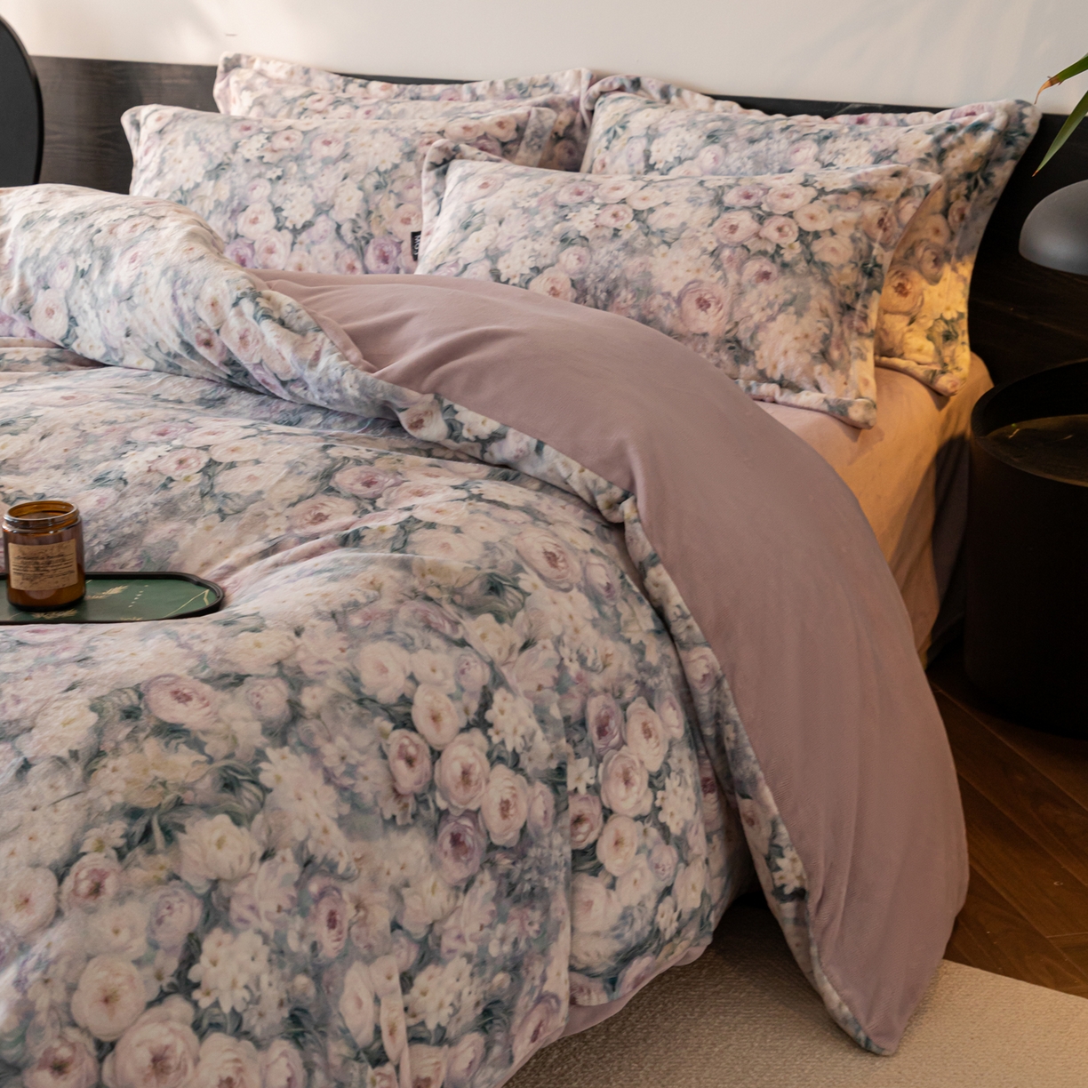 91家纺网 家纺一手货源 找家纺 寐绸家纺 2025秋冬新款230g牛奶绒数码印花四件套 数码四件套-花海