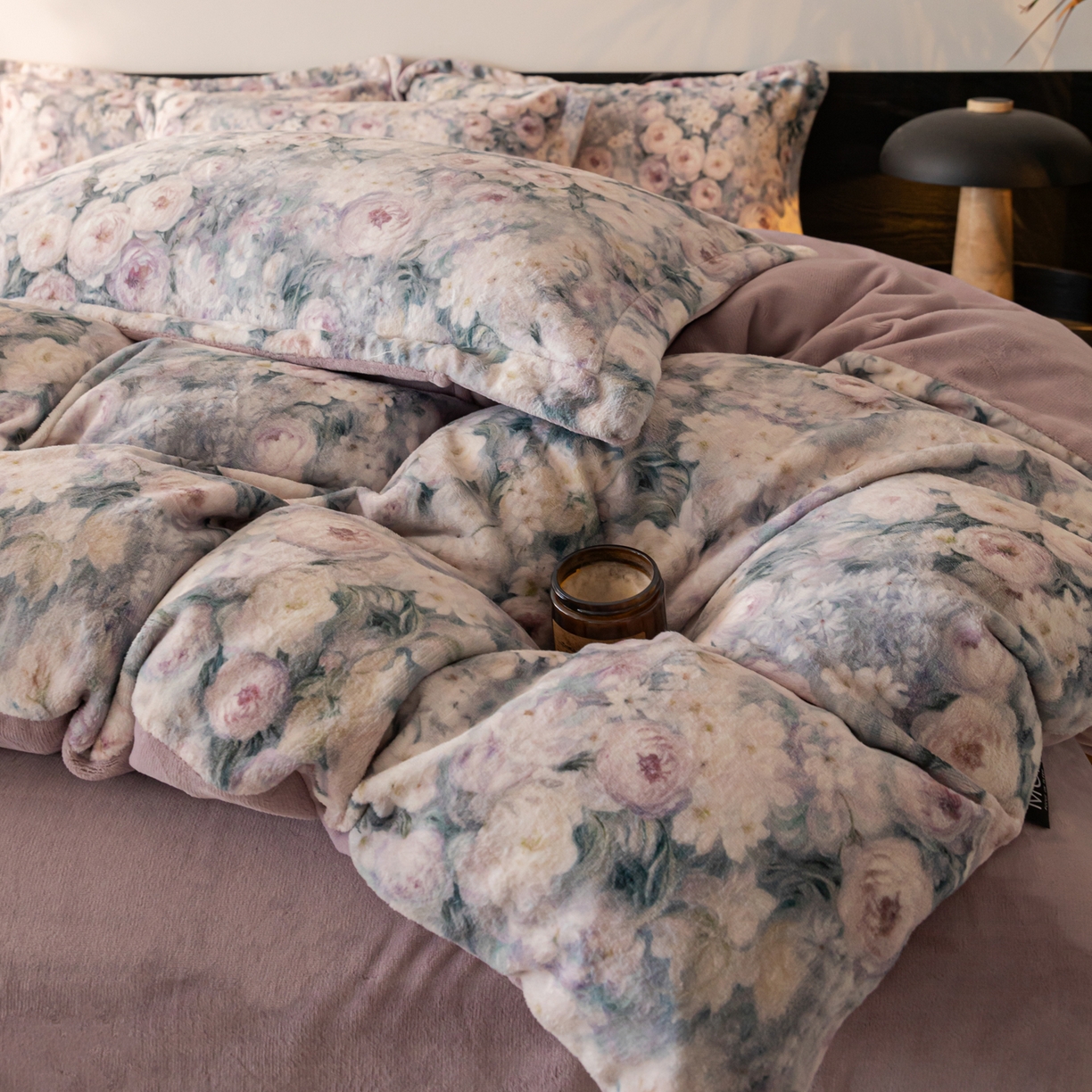 91家纺网 家纺一手货源 找家纺 寐绸家纺 2025秋冬新款230g牛奶绒数码印花四件套 数码四件套-花海