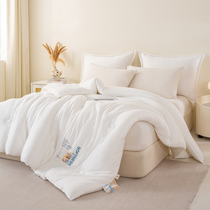 91家纺网 家纺一手货源 找家纺 天瑜家纺 2025新款纯色牛奶丝针织冬被被子被芯 白色