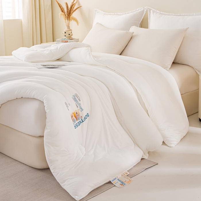 91家纺网 家纺一手货源 找家纺 天瑜家纺 2025新款纯色牛奶丝针织冬被被子被芯 白色