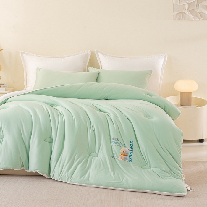 91家纺网 家纺一手货源 找家纺 天瑜家纺 2025新款纯色牛奶丝针织冬被被子被芯 浅绿色