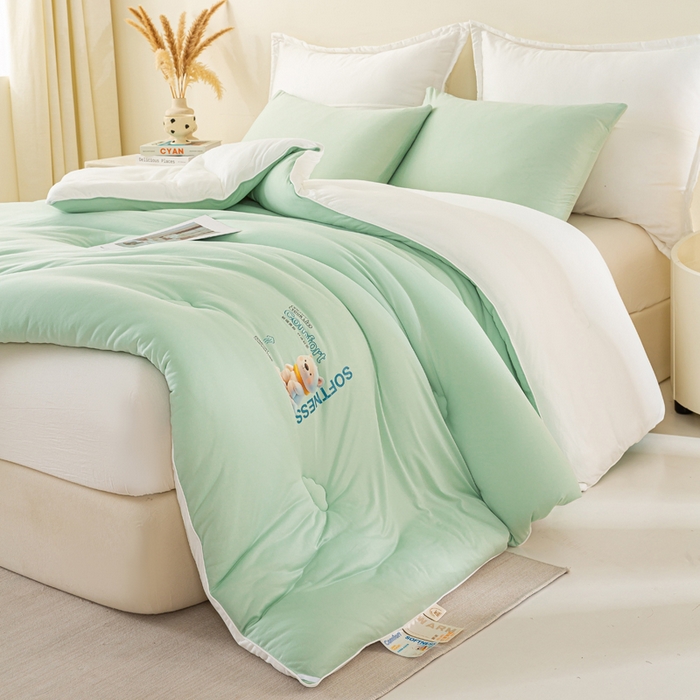 91家纺网 家纺一手货源 找家纺 天瑜家纺 2025新款纯色牛奶丝针织冬被被子被芯 浅绿色