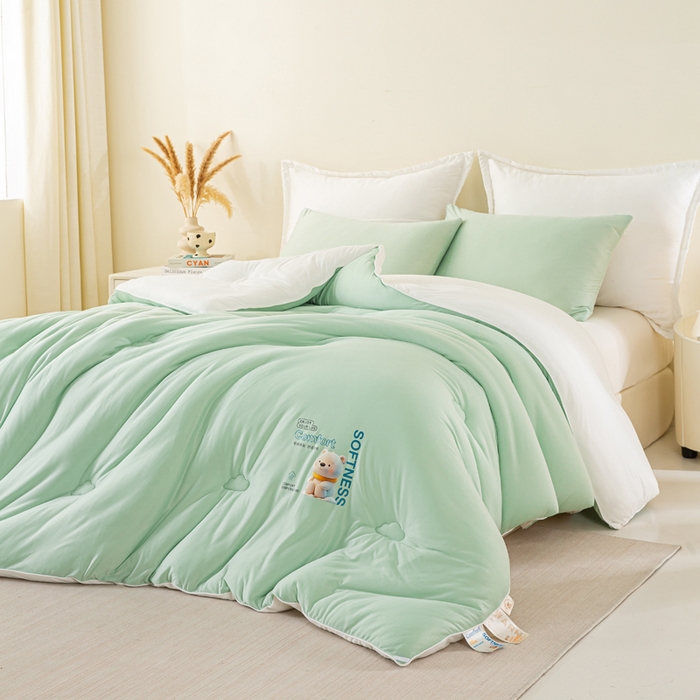 91家纺网 家纺一手货源 找家纺 天瑜家纺 2025新款纯色牛奶丝针织冬被被子被芯 浅绿色