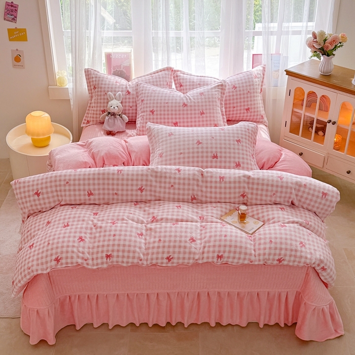 91家纺网 家纺一手货源 找家纺 梵克保罗 2025秋冬新款印花牛奶绒床盖炕垫炕盖四件套-云裳 云裳-花样甜心