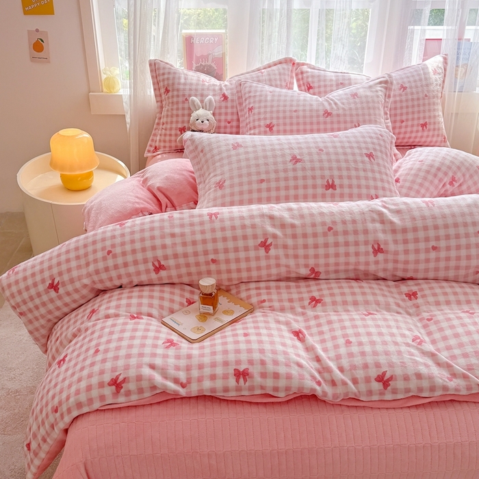 91家纺网 家纺一手货源 找家纺 梵克保罗 2025秋冬新款印花牛奶绒床盖炕垫炕盖四件套-云裳 云裳-花样甜心