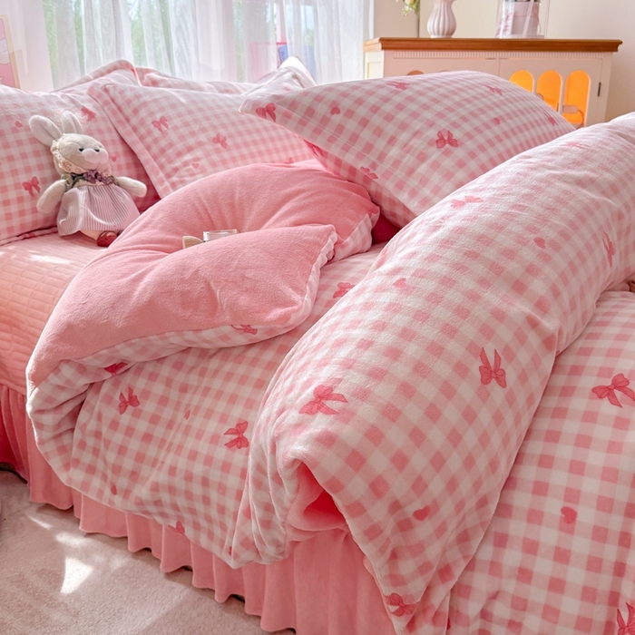 91家纺网 家纺一手货源 找家纺 梵克保罗 2025秋冬新款印花牛奶绒床盖炕垫炕盖四件套-云裳 云裳-花样甜心