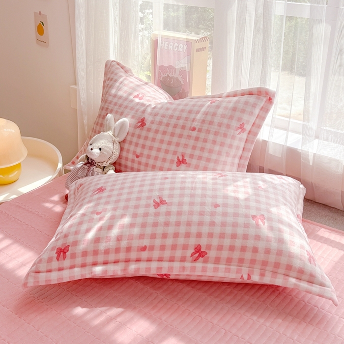 91家纺网 家纺一手货源 找家纺 梵克保罗 2025秋冬新款印花牛奶绒床盖炕垫炕盖四件套-云裳 云裳-花样甜心