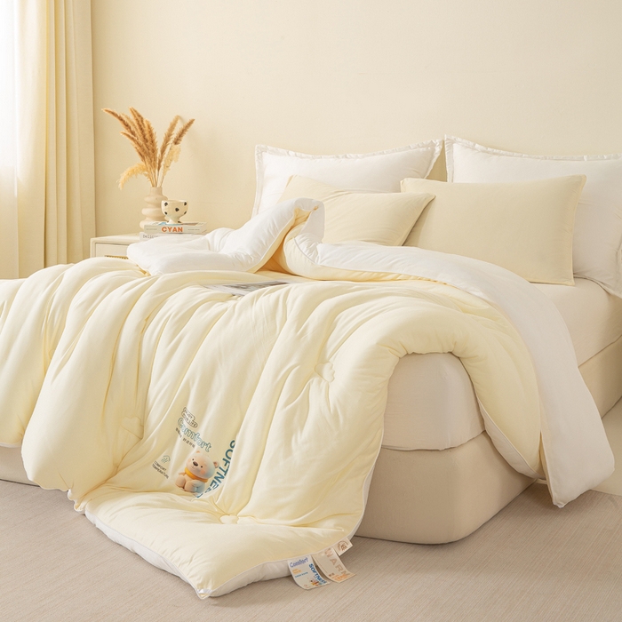 91家纺网 家纺一手货源 找家纺 天瑜家纺 2025新款纯色牛奶丝针织冬被被子被芯 米黄色