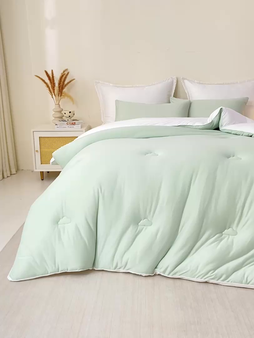 91家纺网 家纺一手货源 找家纺 天瑜家纺 2025新款纯色牛奶丝针织冬被被子被芯 浅绿色