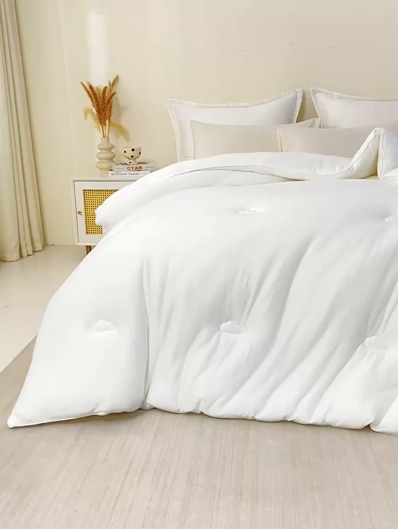 91家纺网 家纺一手货源 找家纺 天瑜家纺 2025新款纯色牛奶丝针织冬被被子被芯 白色