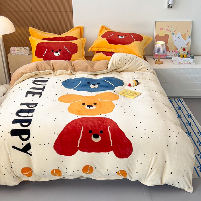 91家纺网 家纺一手货源 找家纺 福来临家纺 2025牛奶绒大版卡通四件套 狗狗叠叠乐