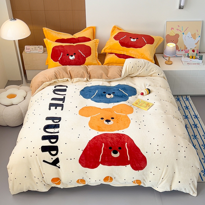 91家纺网 家纺一手货源 找家纺 福来临家纺 2025牛奶绒大版卡通四件套 狗狗叠叠乐