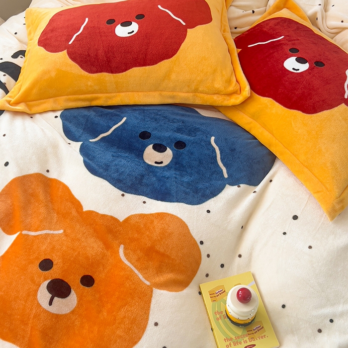 91家纺网 家纺一手货源 找家纺 福来临家纺 2025牛奶绒大版卡通四件套 狗狗叠叠乐