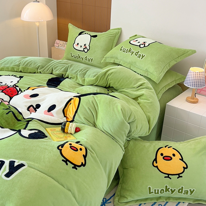 91家纺网 家纺一手货源 找家纺 福来临家纺 2025牛奶绒大版卡通四件套 奶狗pipi