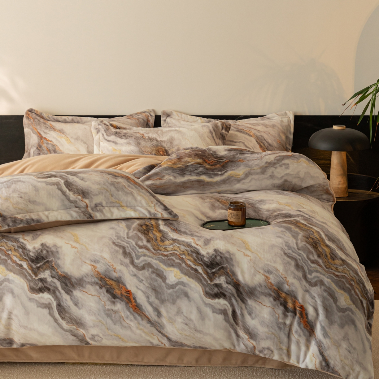 91家纺网 家纺一手货源 找家纺 寐绸家纺 2025秋冬新款230g牛奶绒数码印花四件套 数码四件套-大理石纹