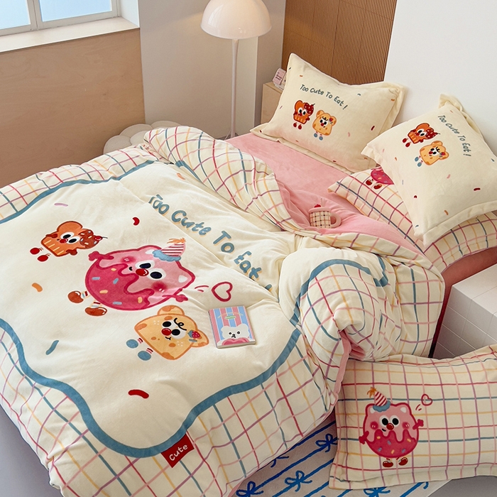 91家纺网 家纺一手货源 找家纺 福来临家纺 2025牛奶绒大版卡通四件套 奶油芝士