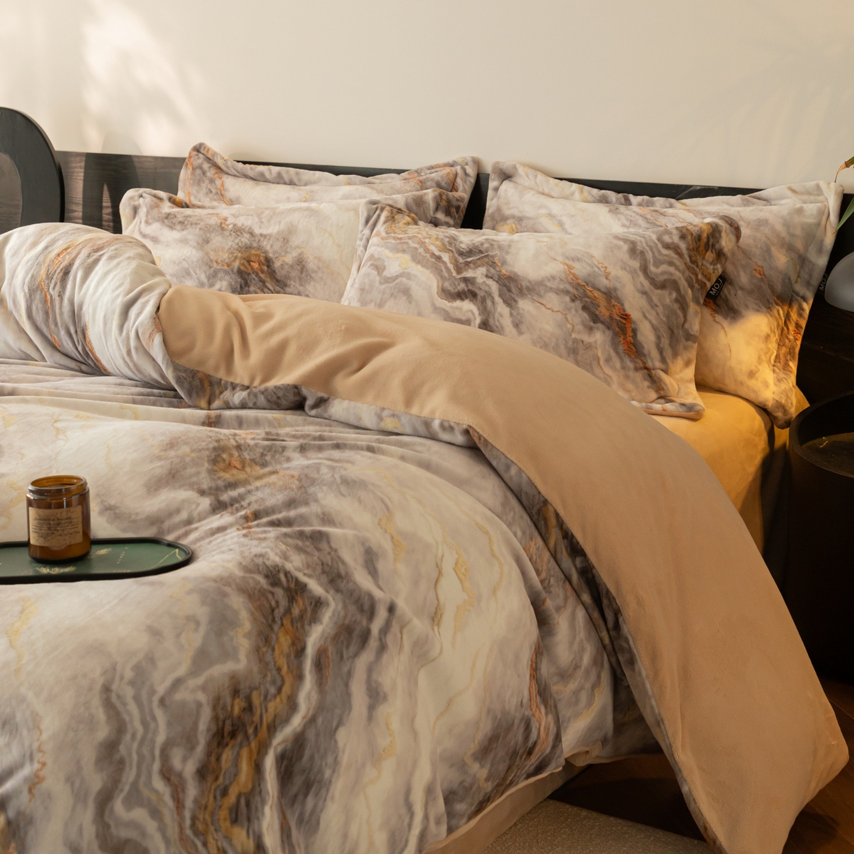 91家纺网 家纺一手货源 找家纺 寐绸家纺 2025秋冬新款230g牛奶绒数码印花四件套 数码四件套-大理石纹